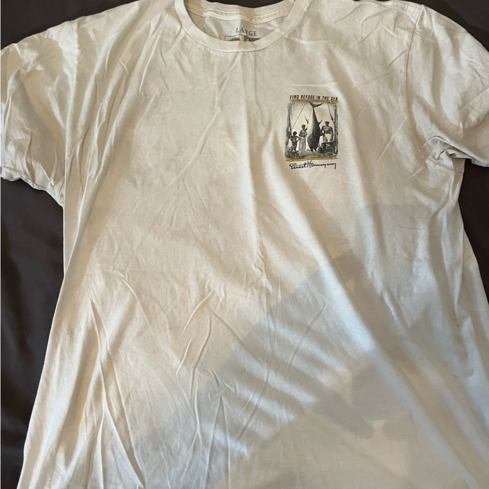Salty Crew Large Graphic Tee. Find Refuge in The Sea!